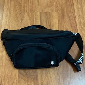 ❤️ Lululemon The Rest is Written Belt Bag 3L